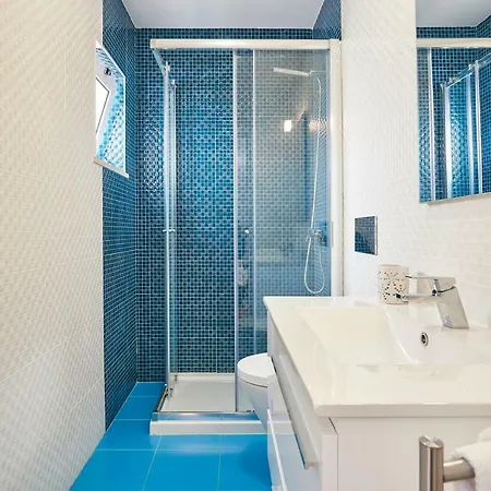 盖尔达-摩尔公寓 *